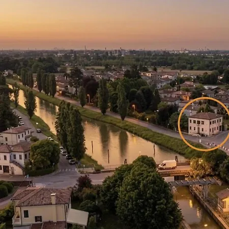 Romantic Between Venice And Padua *